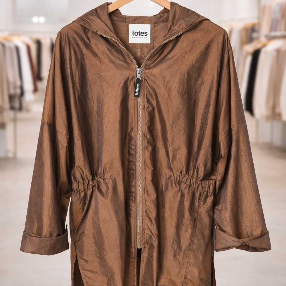 RAIN COAT BY TOTES. NWOT.